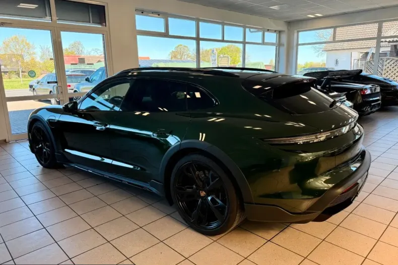 Porsche Taycan din 2024 cu 1.881 km - oferta POR228189 - foto 3