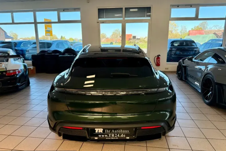 Porsche Taycan din 2024 cu 1.881 km - oferta POR228189 - foto 4