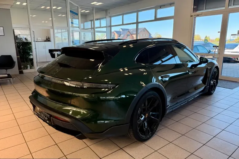 Porsche Taycan din 2024 cu 1.881 km - oferta POR228189 - foto 5