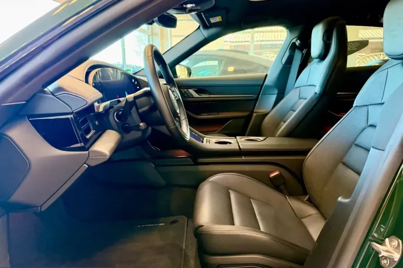 Porsche Taycan din 2024 cu 1.881 km - oferta POR228189 - foto 9