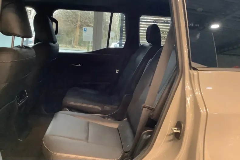 Toyota Land Cruiser din 2025 cu 30.699 km - oferta TOY228201 - foto 11