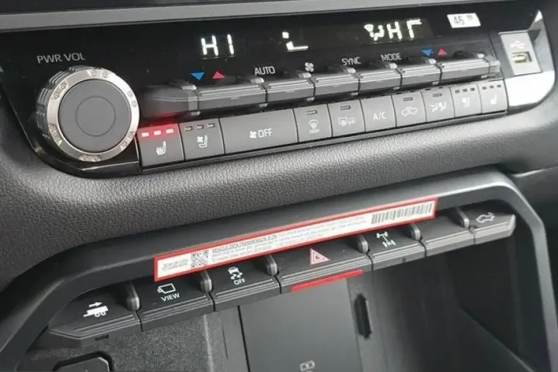 Toyota Tundra din 2025 cu 12.111 km - oferta TOY228203 - foto 13