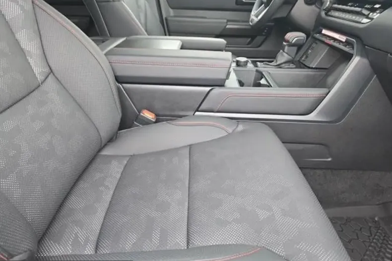 Toyota Tundra din 2025 cu 12.111 km - oferta TOY228203 - foto 14