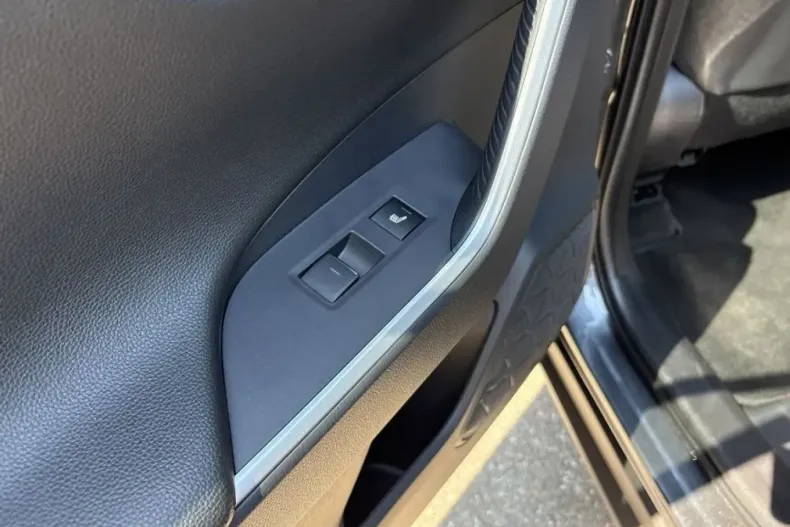 Toyota RAV4 din 2025 cu 4.100 km - oferta TOY228218 - foto 25