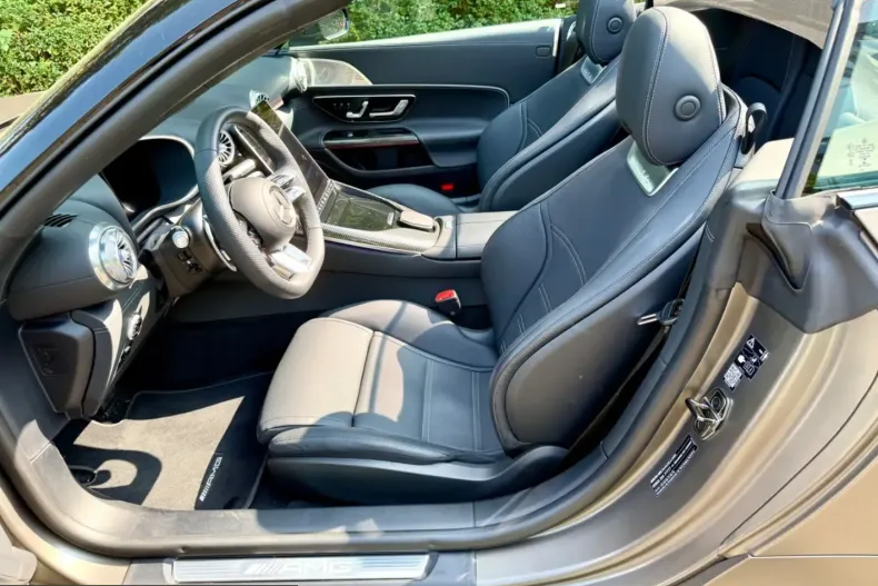 Mercedes-Benz SL 63 AMG (Clasa SL) din 2023 cu 7.800 km - oferta MER228235 - foto 9