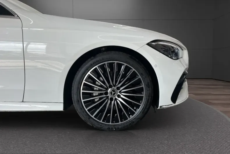 Mercedes-Benz CLE 200 (Clasa CLE) din 2025 cu 17.300 km - oferta MER228269 - foto 12