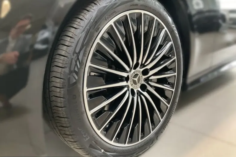 Mercedes-Benz CLE 200 (Clasa CLE) din 2025 cu 27.350 km - oferta MER228273 - foto 3