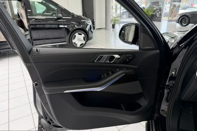 BMW X7 (Seria X) din 2025 cu 27.237 km - oferta BMW228282 - foto 9