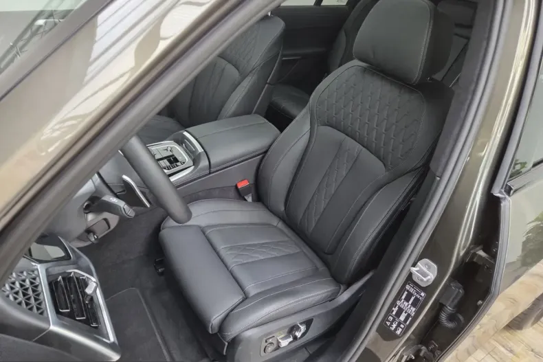 BMW X7 (Seria X) din 2025 cu 6.923 km - oferta BMW228287 - foto 15