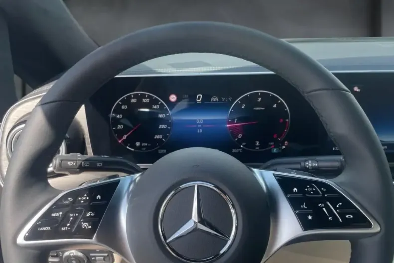 Mercedes-Benz V 300 (Clasa V) din 2025 cu 11.006 km - oferta MER228294 - foto 9