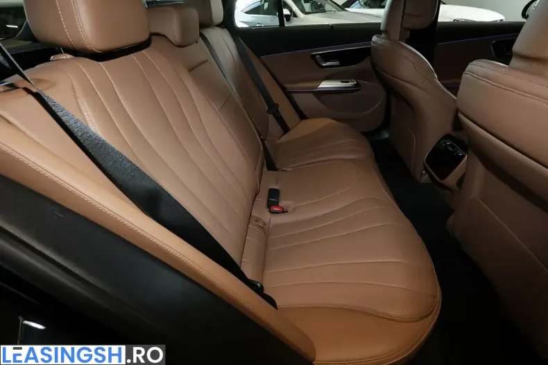 Mercedes-Benz E 300 (Clasa E) din 2025 cu 12.170 km - oferta MER228298 - foto 8