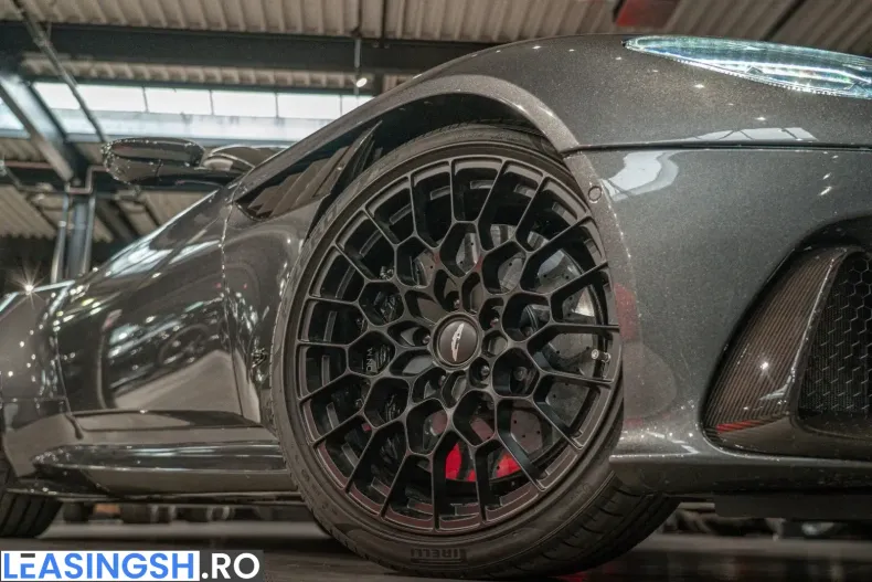 Aston Martin DBS din 2023 cu 2.970 km - oferta AST228309 - foto 10