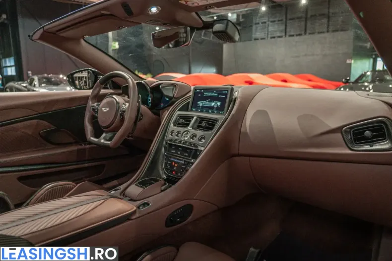 Aston Martin DBS din 2023 cu 2.970 km - oferta AST228309 - foto 31