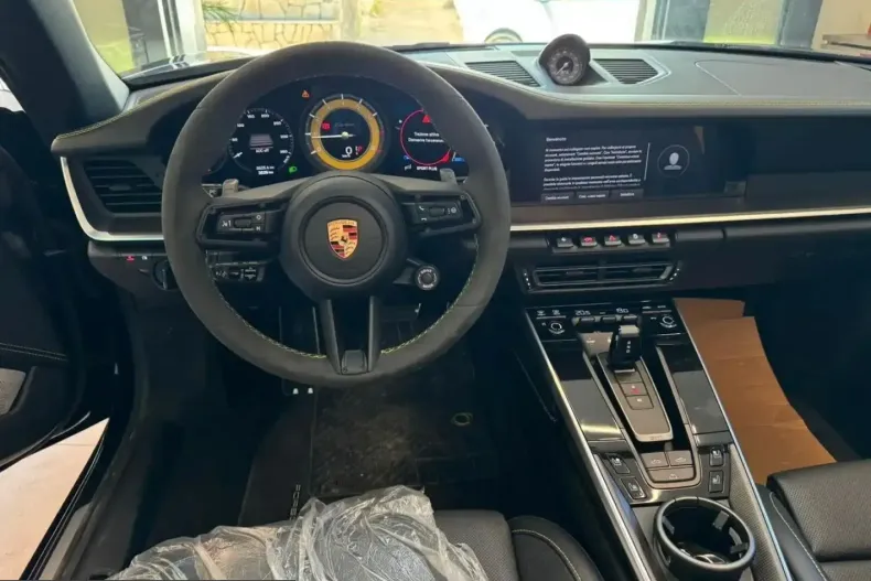 Porsche 911 din 2023 cu 3.500 km - oferta POR228325 - foto 8