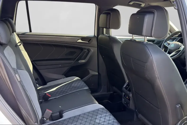 Volkswagen Tiguan Allspace din 2023 cu 72.766 km - oferta VOL228327 - foto 7