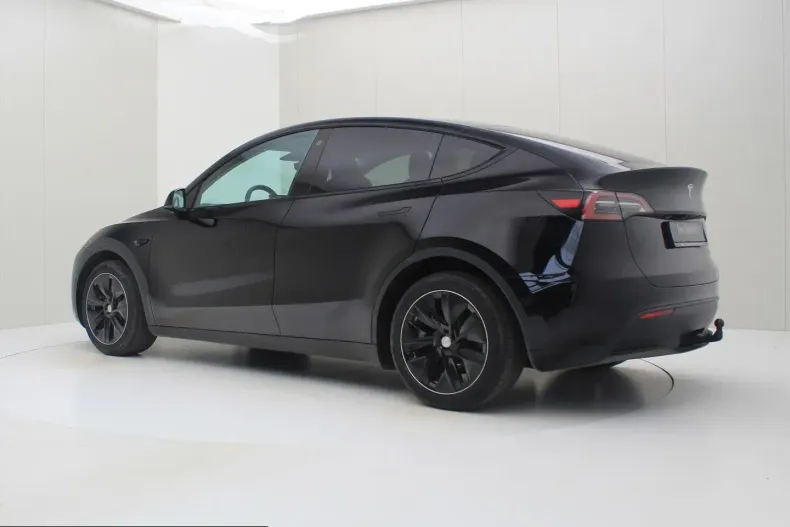 Tesla Model Y din 2023 cu 63.818 km - oferta TES228329 - foto 4
