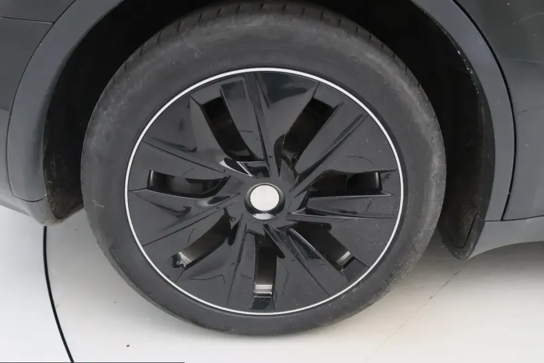 Tesla Model Y din 2023 cu 63.818 km - oferta TES228329 - foto 9