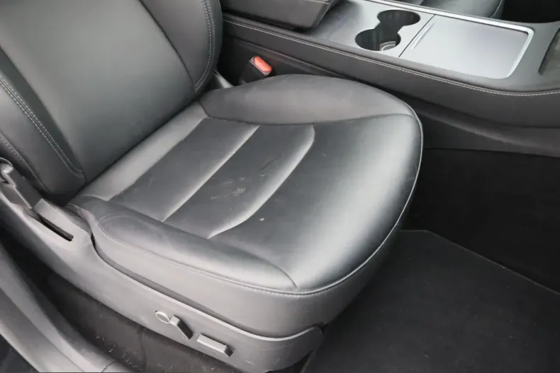 Tesla Model Y din 2023 cu 63.818 km - oferta TES228329 - foto 17