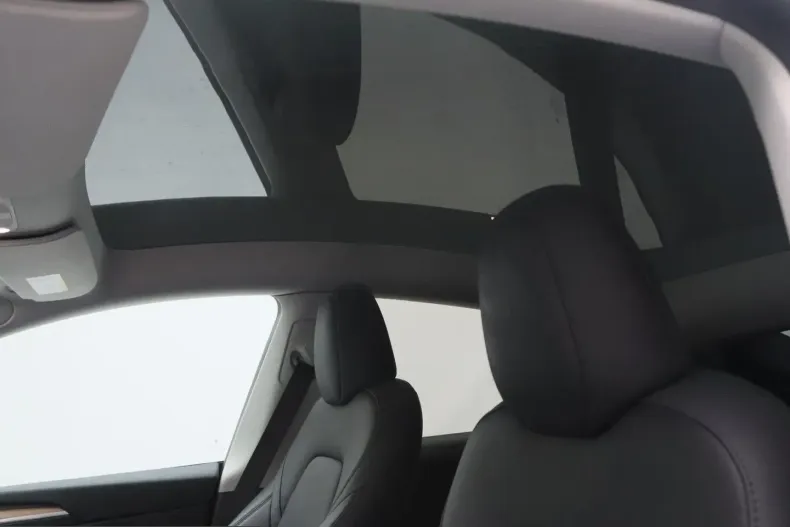 Tesla Model Y din 2023 cu 63.818 km - oferta TES228329 - foto 20
