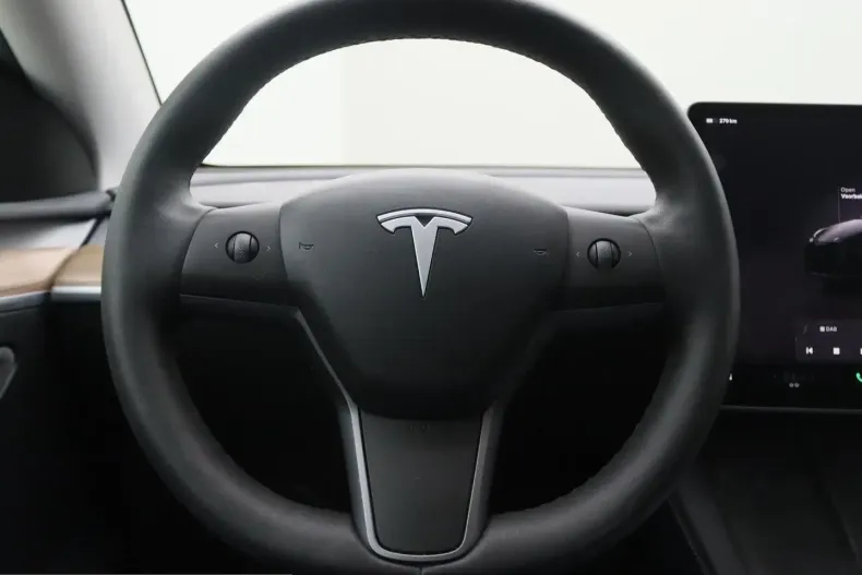 Tesla Model Y din 2023 cu 63.818 km - oferta TES228329 - foto 21