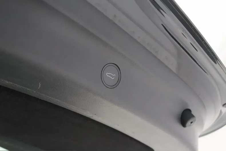 Tesla Model Y din 2023 cu 63.818 km - oferta TES228329 - foto 38