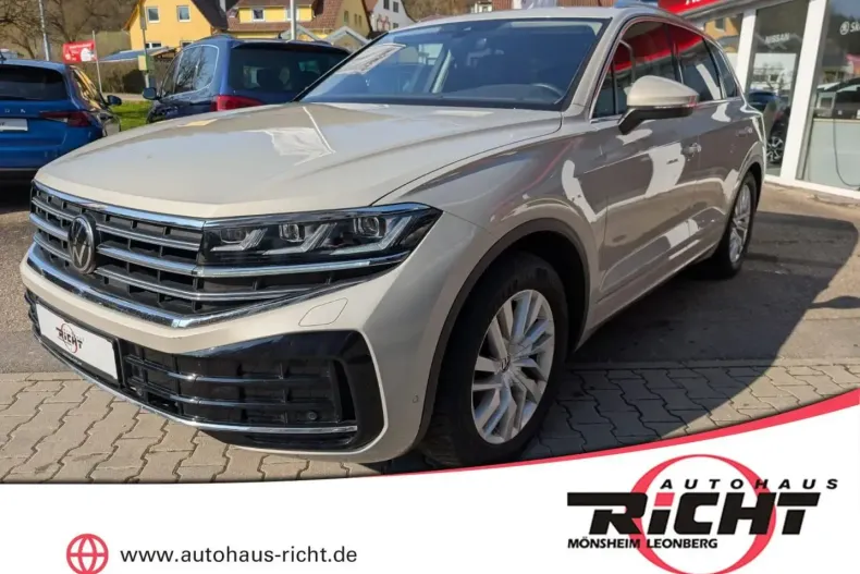 Volkswagen Touareg din 2024 cu 61.950 km - oferta VOL228330 - foto 1