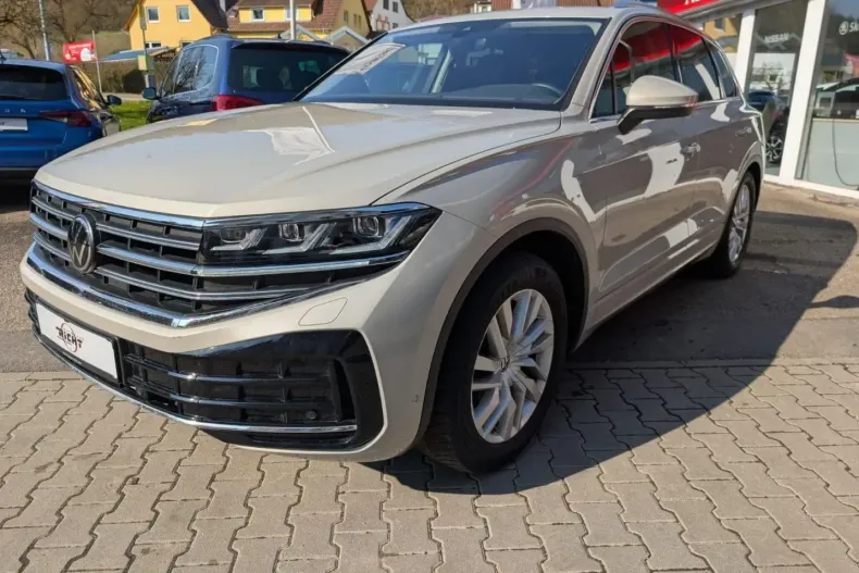 Volkswagen Touareg din 2024 cu 61.950 km - oferta VOL228330 - foto 2
