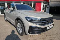 Volkswagen Touareg din 2024 cu 61.950 km - oferta VOL228330 - foto 3