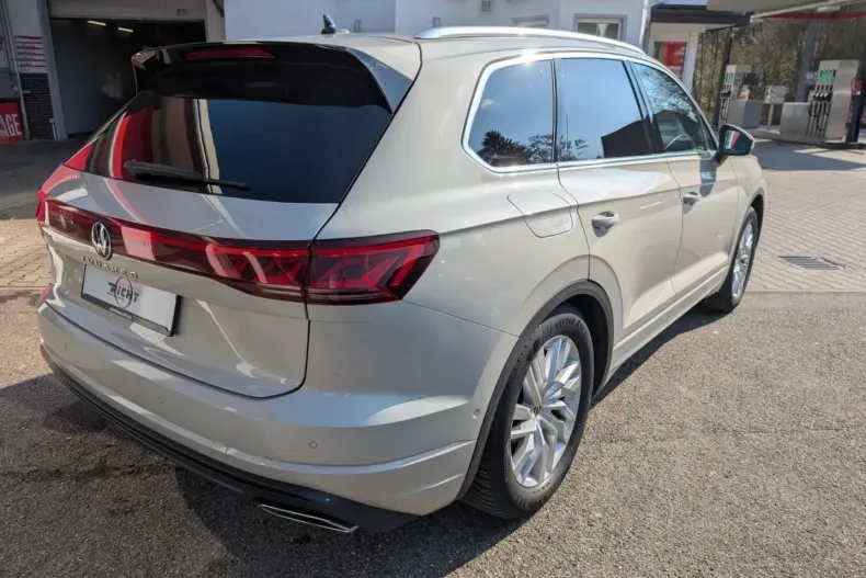 Volkswagen Touareg din 2024 cu 61.950 km - oferta VOL228330 - foto 5