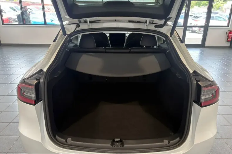 Tesla Model Y din 2023 cu 48.869 km - oferta TES228333 - foto 6