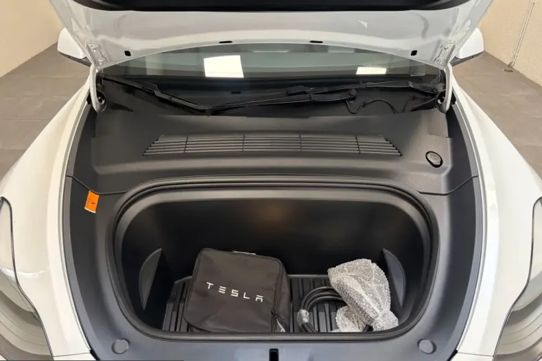 Tesla Model Y din 2023 cu 58.900 km - oferta TES228335 - foto 7