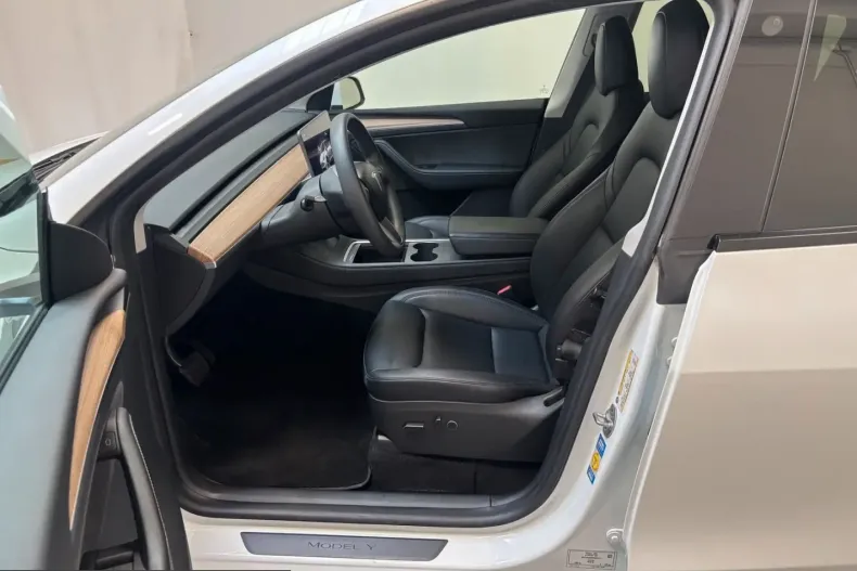 Tesla Model Y din 2023 cu 58.900 km - oferta TES228335 - foto 9