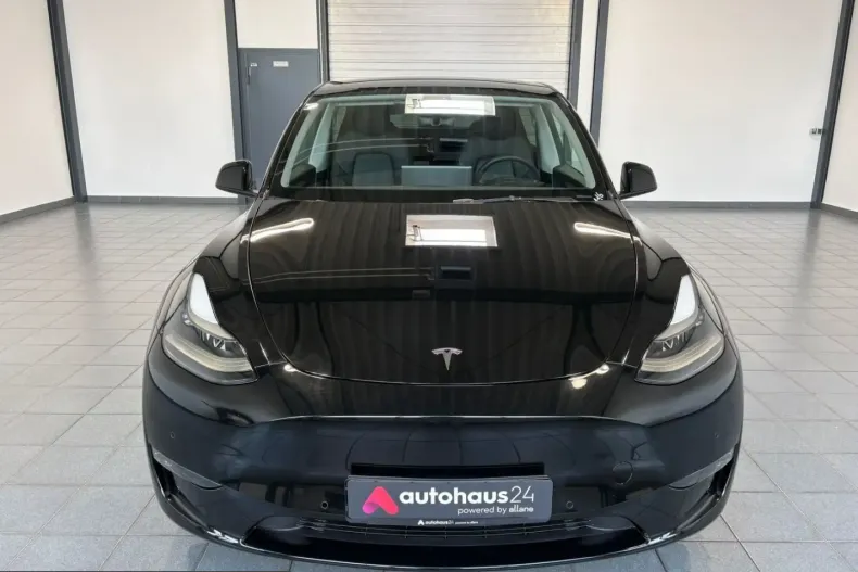 Tesla Model Y din 2023 cu 49.824 km - oferta TES228336 - foto 2
