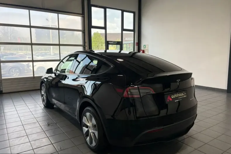 Tesla Model Y din 2023 cu 49.824 km - oferta TES228336 - foto 4