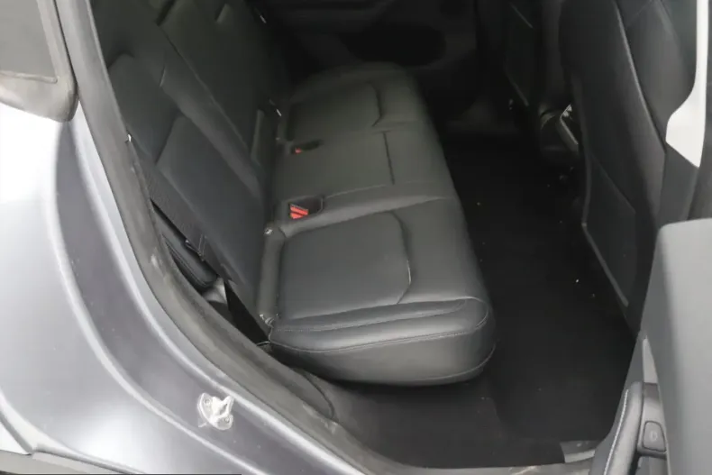 Tesla Model Y din 2023 cu 60.625 km - oferta TES228339 - foto 13
