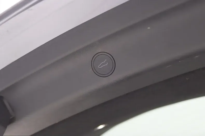 Tesla Model Y din 2023 cu 60.625 km - oferta TES228339 - foto 25