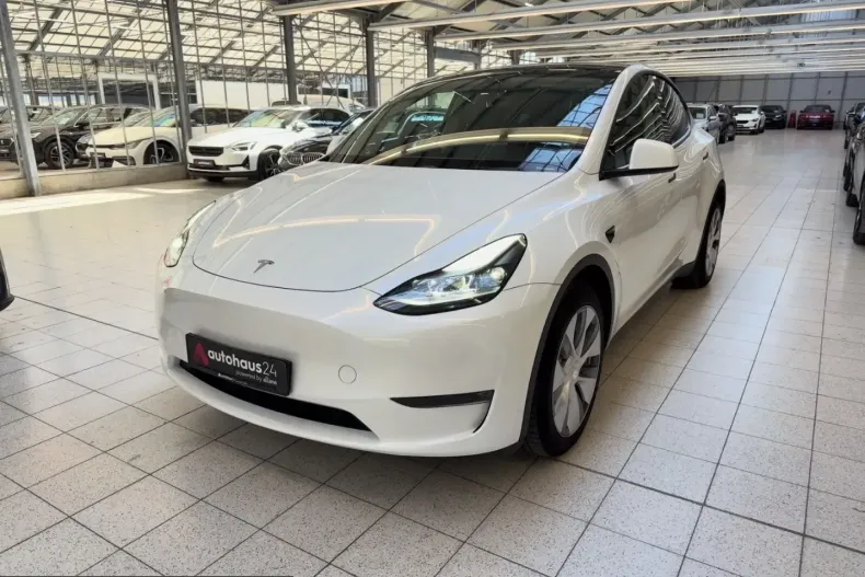 Tesla Model Y din 2023 cu 22.986 km - oferta TES228340 - foto 3