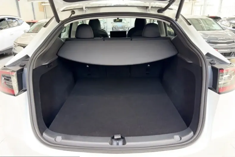 Tesla Model Y din 2023 cu 22.986 km - oferta TES228340 - foto 6