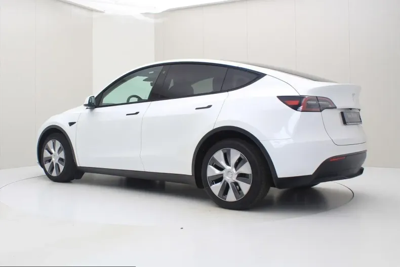 Tesla Model Y din 2023 cu 57.216 km - oferta TES228341 - foto 3