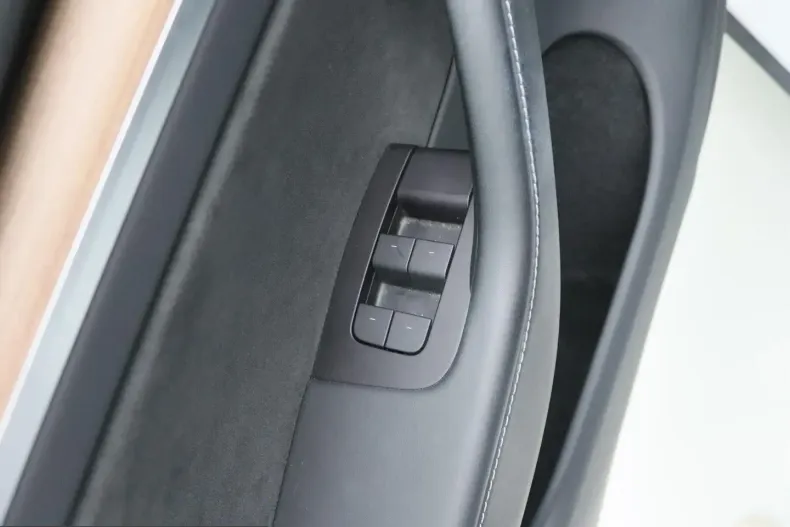 Tesla Model Y din 2023 cu 57.216 km - oferta TES228341 - foto 27