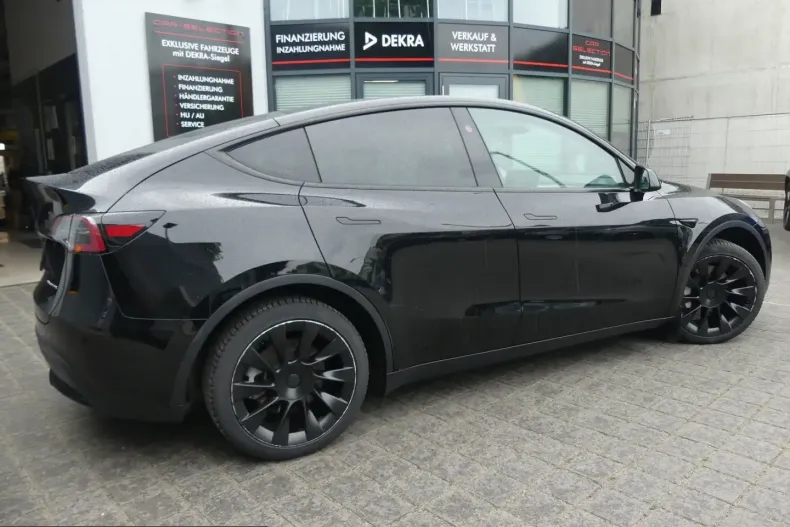 Tesla Model Y din 2024 cu 33.618 km - oferta TES228346 - foto 10