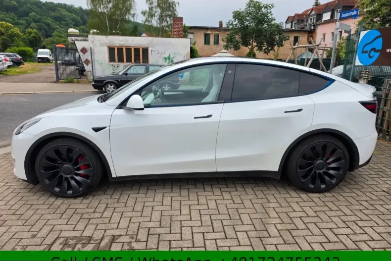 Tesla Model Y din 2023 cu 32.693 km - oferta TES228347 - foto 2