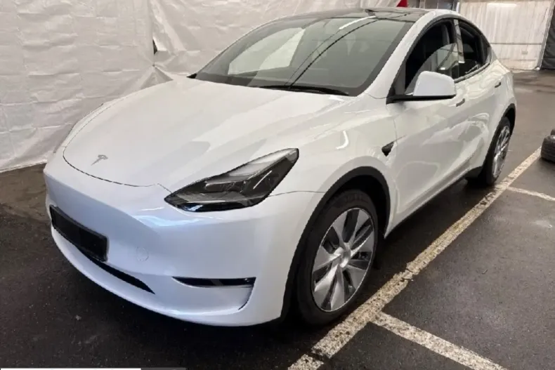 Tesla Model Y din 2023 cu 63.000 km - oferta TES228348 - foto 2