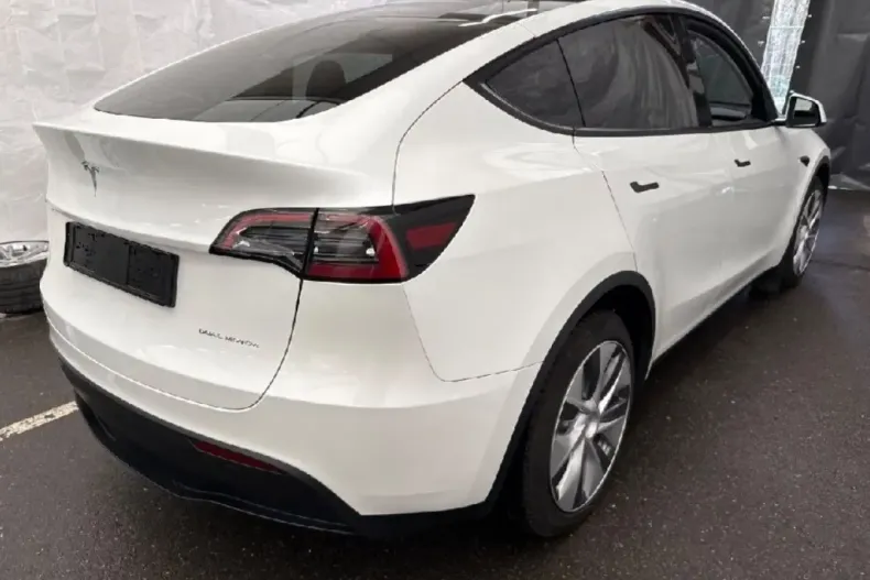 Tesla Model Y din 2023 cu 63.000 km - oferta TES228348 - foto 3