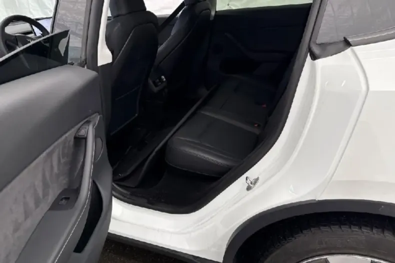 Tesla Model Y din 2023 cu 63.000 km - oferta TES228348 - foto 7