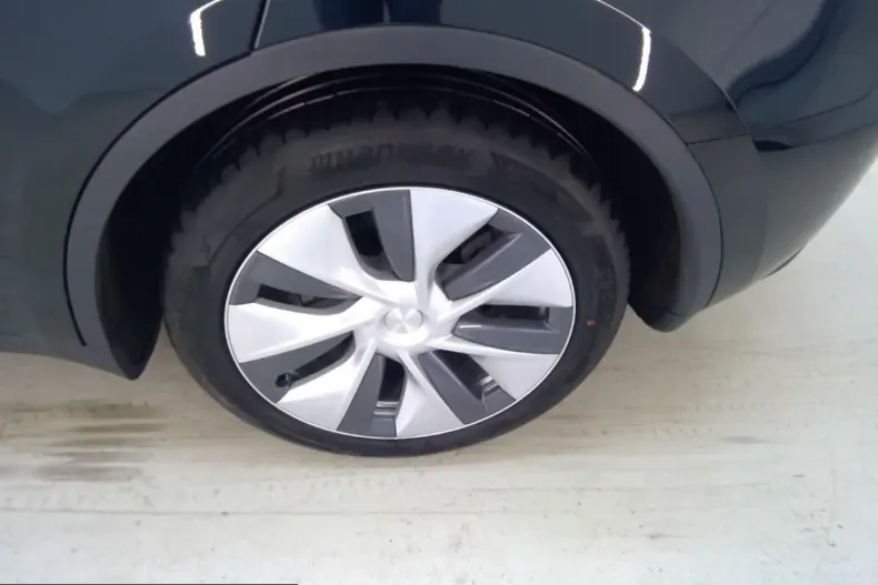 Tesla Model Y din 2024 cu 12.616 km - oferta TES228349 - foto 12