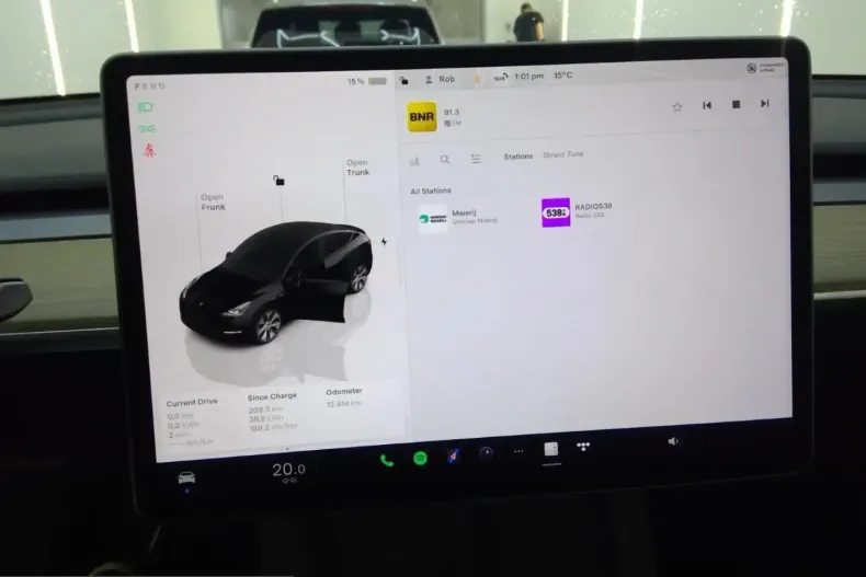 Tesla Model Y din 2024 cu 12.616 km - oferta TES228349 - foto 17