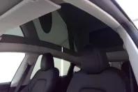 Tesla Model Y din 2024 cu 12.616 km - oferta TES228349 - foto 20