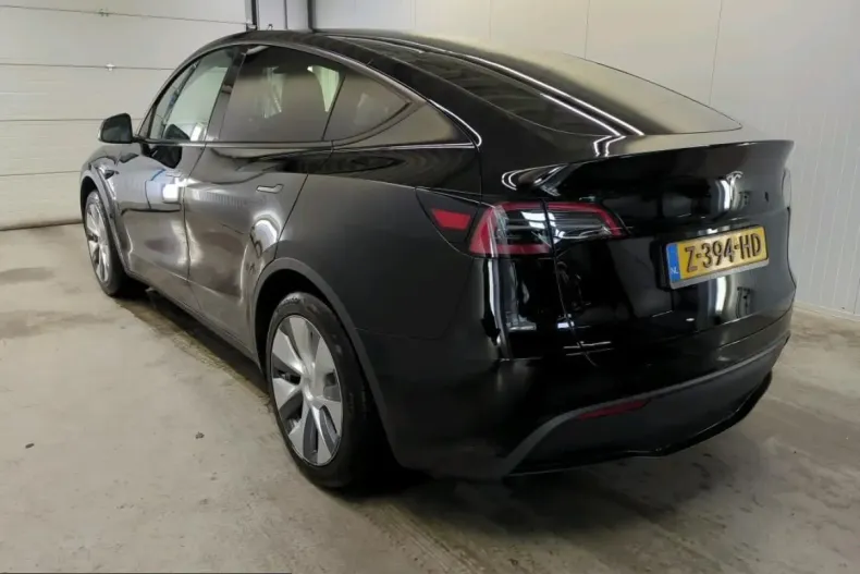 Tesla Model Y din 2024 cu 69.051 km - oferta TES228351 - foto 3