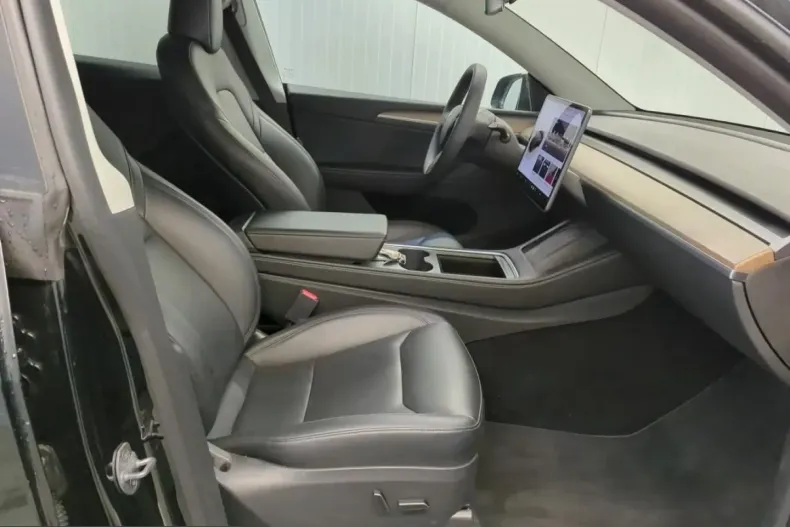 Tesla Model Y din 2024 cu 69.051 km - oferta TES228351 - foto 5